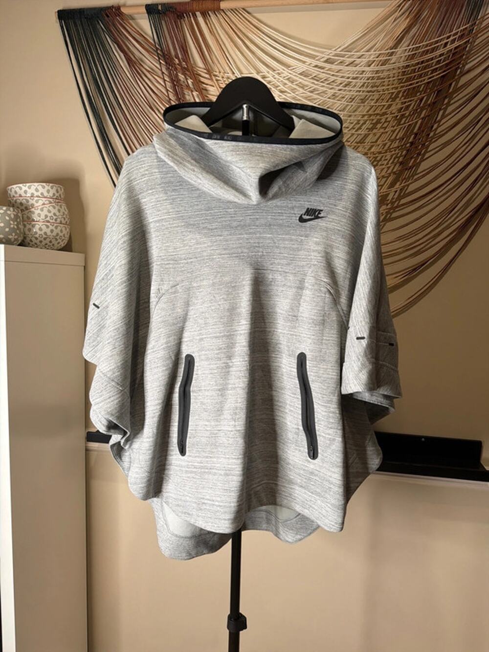 Nike Women’s Tech Fleece Hooded Poncho Cape Gray Size S 605377-063 Rare 3369